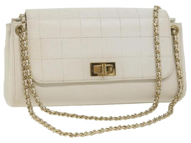 CHANEL Choco Bar line Chain Shoulder Bag Leather White CC Auth bs10047  ref.1132532