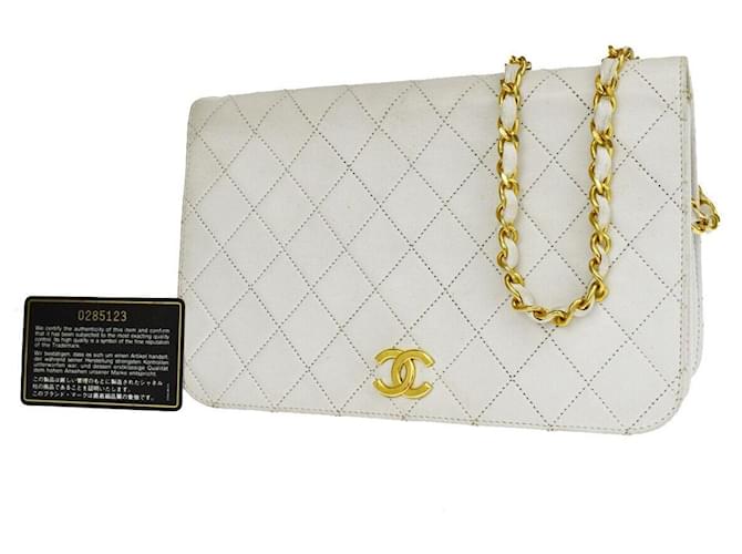 Portafoglio Chanel su catena Bianco Pelle  ref.1133179