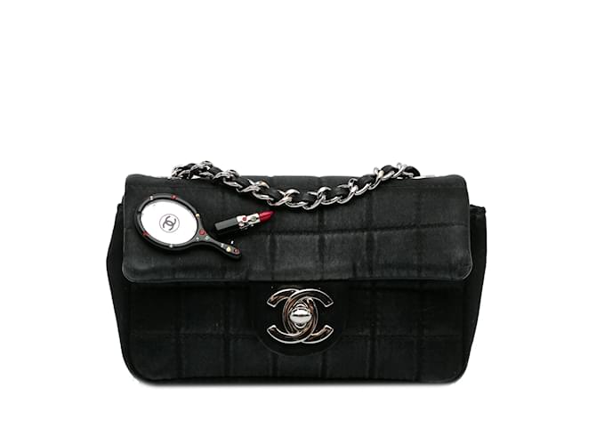Bolso con solapa Chanel Extra Mini Satin Choco Bar Charms negro Lienzo  ref.1133701
