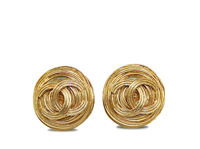 Gold Chanel CC Clip-on Earrings Golden Metal  ref.1133968