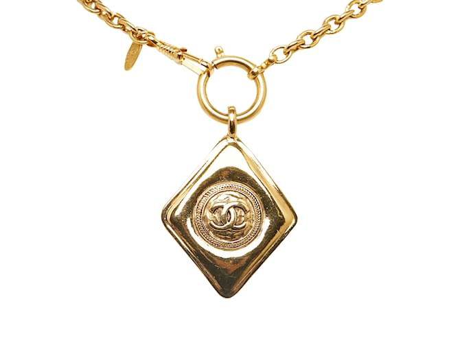 Colar Chanel CC com pingente de diamante em ouro Dourado Ouro amarelo  ref.1135085