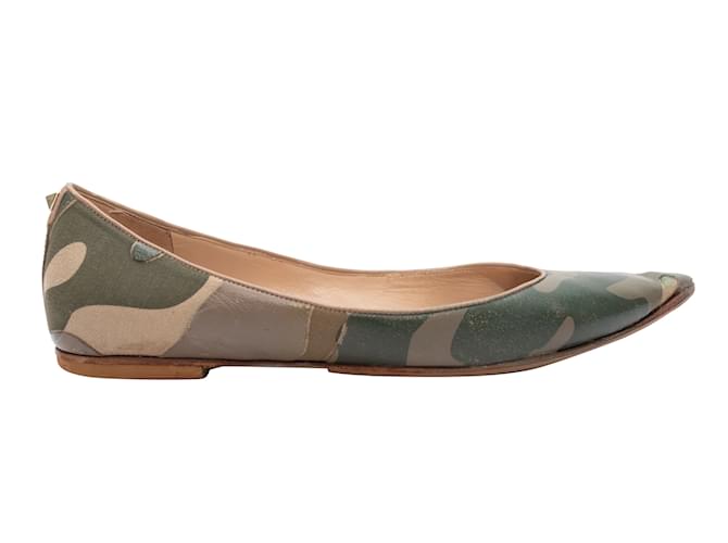 Chaussures plates à bout pointu en cuir camouflage Valentino olive et multicolore Taille 37.5  ref.1135517