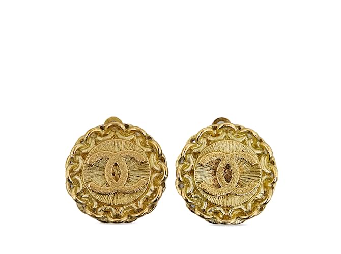 Gold Chanel CC Clip On Earrings Golden Gold-plated  ref.1135799