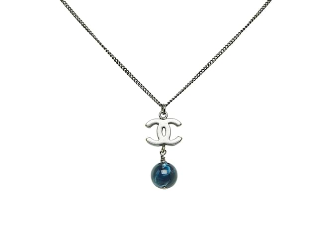 Silver Chanel CC Faux Pearl Pendant Necklace Silvery Metal  ref.1135832