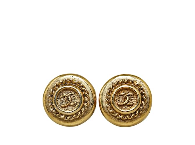 Pendientes de clip Chanel CC dorados Chapado en oro  ref.1135844