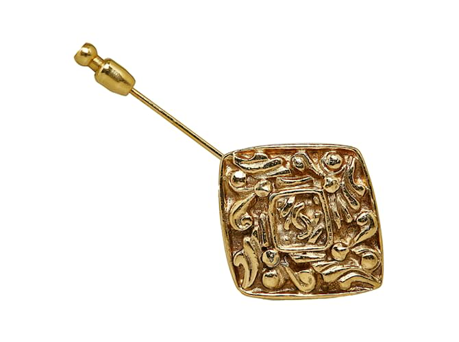 Gold Chanel CC Brooch Golden Yellow gold  ref.1135857