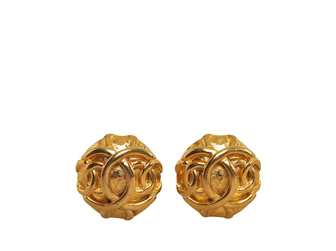 Boucles d'oreilles clips Chanel CC dorées Or jaune  ref.1135978