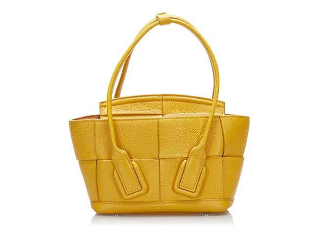 Bolso satchel Bottega Veneta Intrecciato Mini Arco amarillo Cuero  ref.1136263