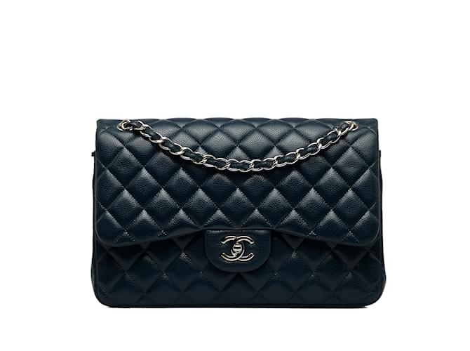 Bolsa de ombro Chanel Jumbo Classic Caviar azul com aba Couro  ref.1136297