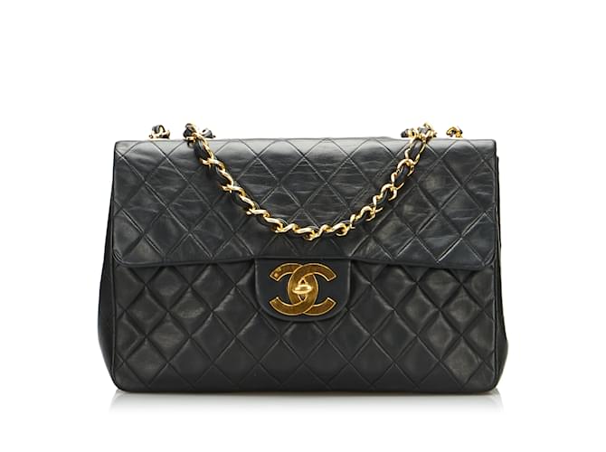 Black Chanel Jumbo Classic Lambskin Double Flap Shoulder Bag Leather  ref.1136666