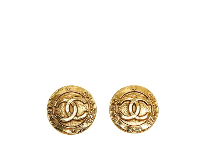 Gold Chanel CC Clip-on Earrings Golden Metal  ref.1136670