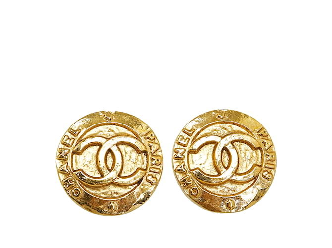 Gold Chanel CC Clip-on Earrings Golden Metal  ref.1137073