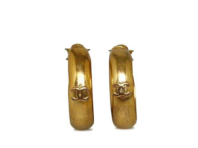 Gold Chanel CC Hoop Earrings Golden Metal  ref.1137366