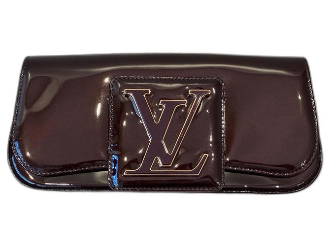 Sobe Louis Vuitton Bolsos de embrague Burdeos