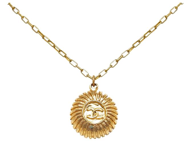 Chanel Gold CC Anhänger Halskette Golden Metall Vergoldet  ref.1138112