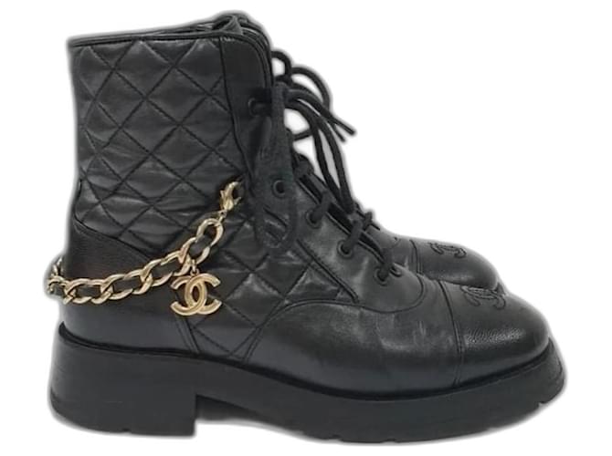 Botas de combate Chanel pretas CC brilhantes com cadarço Preto Couro  ref.1138464