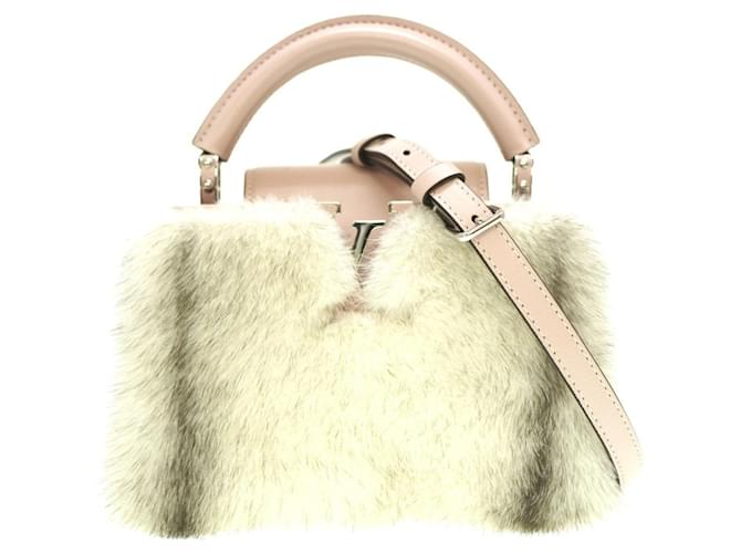 Louis Vuitton Capucines White Fur  ref.1142272