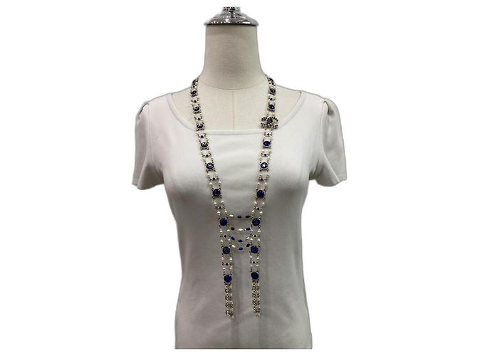 Chanel CC A19Etichetta con collana di perle blu e cristalli con logo C