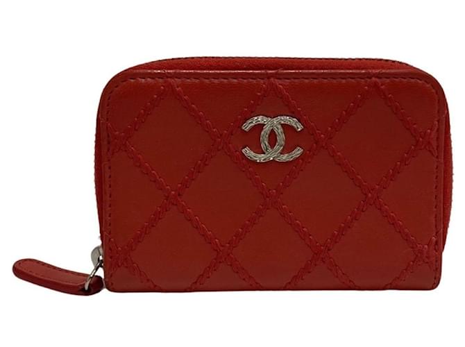 Chanel Reißverschluss um Brieftasche Rot Leder  ref.1145409