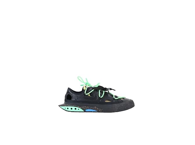 Nike Black sneakers Plastic  ref.1146091