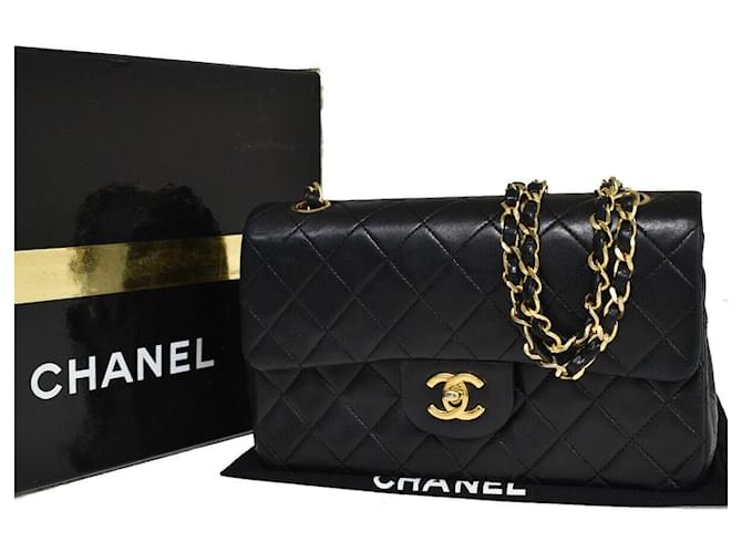 Timeless Chanel Matelassé Black Leather  ref.1146394