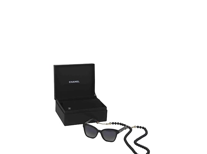 Chanel Gafas De Sol Negras Negro Plástico  ref.1146900