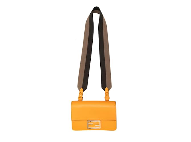 Mini borsa a tracolla Fendi arancione Pelle  ref.1150176