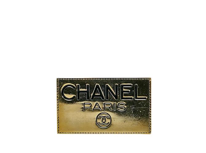 Broche dorée à plaque logo Chanel CC Métal  ref.1150375