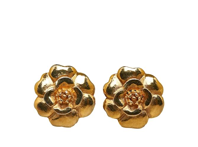 Gold Chanel Camellia Clip-on Earrings Golden Metal  ref.1150510