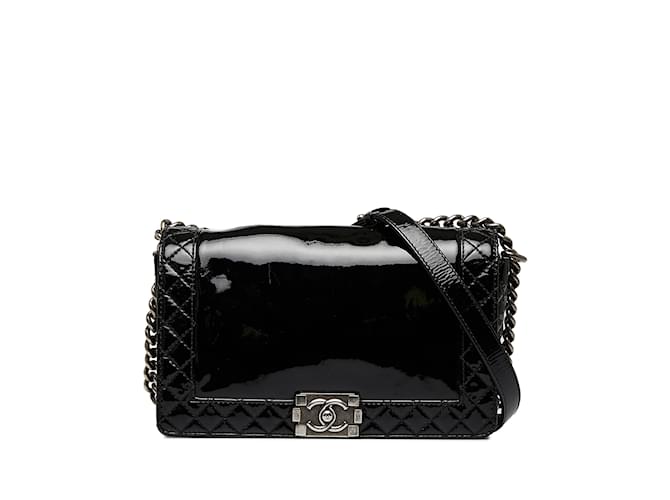 Schwarze Chanel mittelgroße Lack-Umhängetasche „Reverso Boy“ mit Flap Leder  ref.1150533
