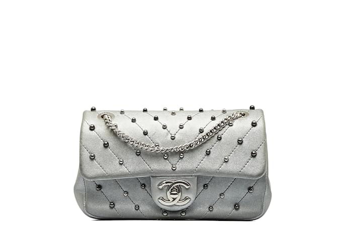Silver Chanel Small Studded Chevron Flap Shoulder Bag Silvery Leather  ref.1151022