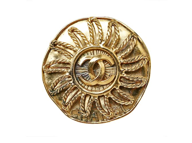 Broche solar Chanel CC em ouro Dourado Metal  ref.1151135