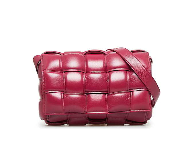 Sac bandoulière rembourré Bottega Veneta rouge Cassette Cuir  ref.1151551