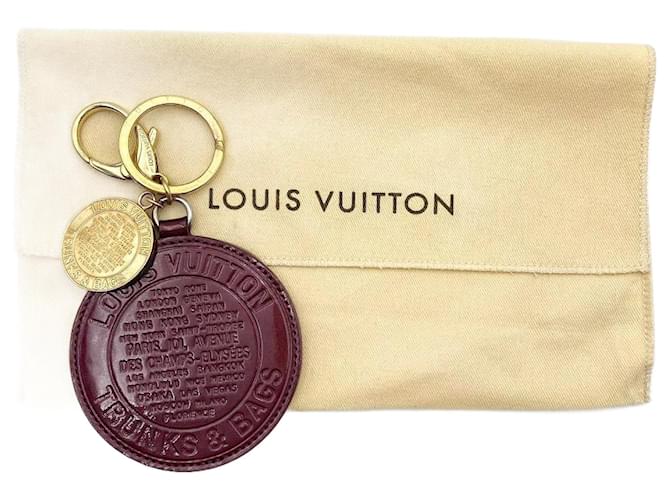 Louis Vuitton Colgantes para llaveros de baúles y bolsos Roja Esmalte  ref.1151890