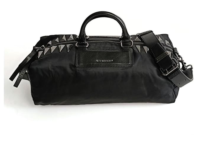 Sac bandoulière Givenchy en nylon et cuir noir Toile  ref.1154297