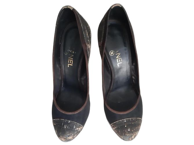Escarpins Chanel en cuir marron taille 38