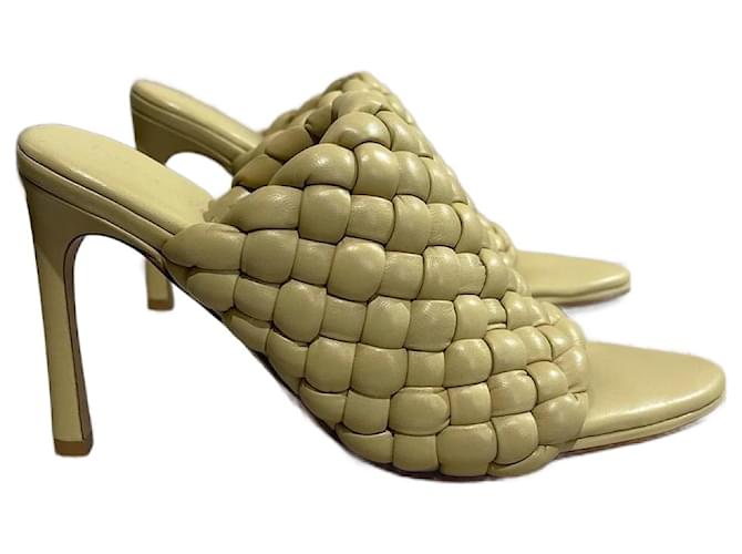 BOTTEGA VENETA  Sandals T.eu 36.5 leather Beige  ref.1155166