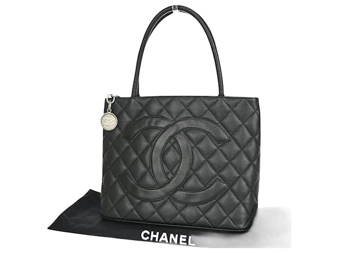 Chanel Médaillon Cuir Noir  ref.1156307