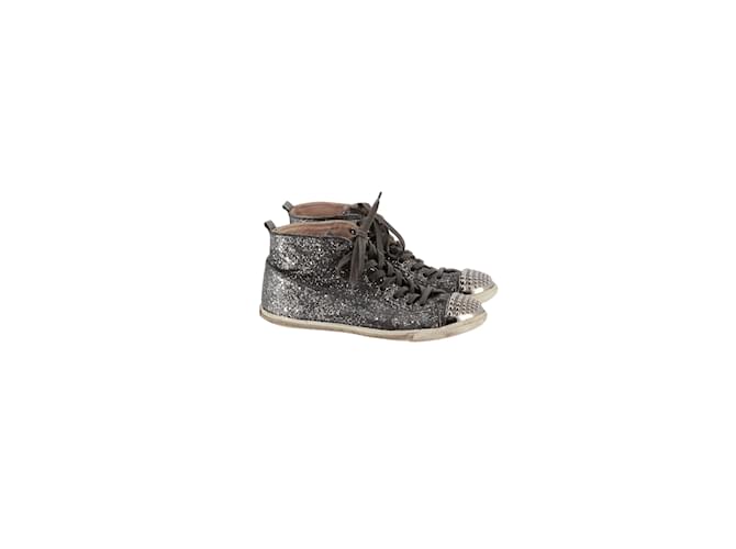 Miu Miu Sneakers aus Leder Grau  ref.1158179