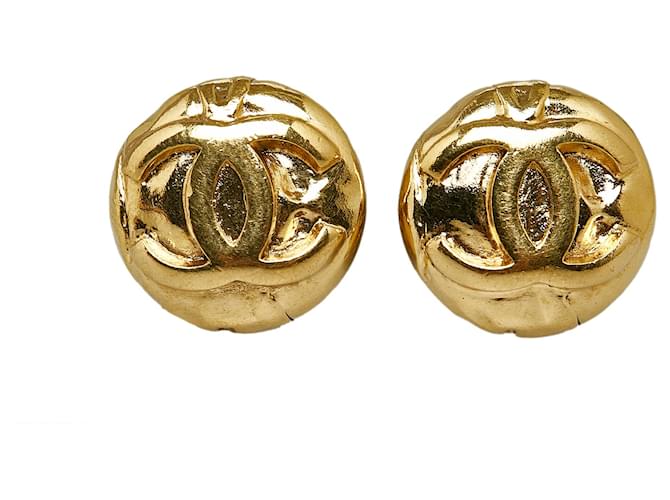 Orecchini a clip CC in oro Chanel D'oro Metallo Placcato in oro  ref.1158932
