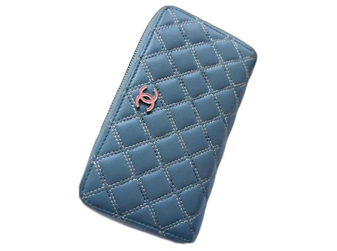Billetera de Chanel Azul claro Piel de cordero  ref.1159604