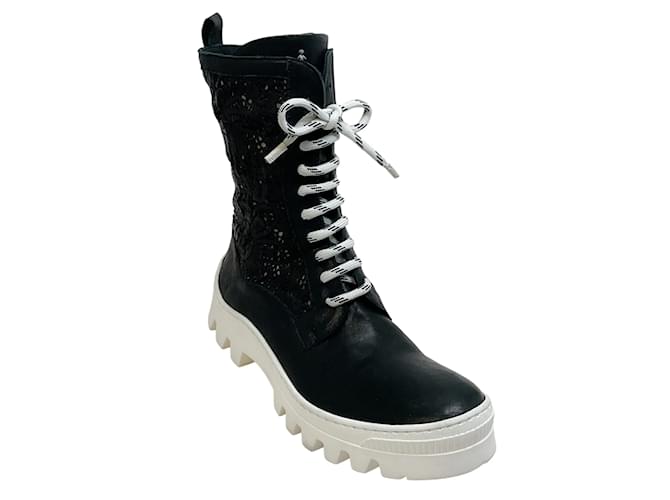 Autre Marque Henry Beguelin Black Perforated Leather Lace Up Boots  ref.1160631