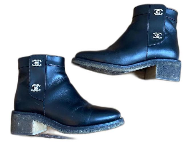 Botines Chanel de piel negros con logo C