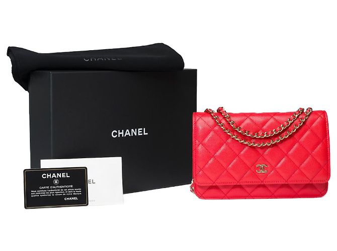 CHANEL Wallet on Chain Bag in Red Leather - 101577
