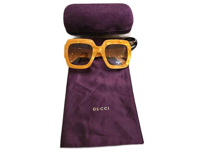 Balenciaga Sonnenbrille Gelb Kunststoff