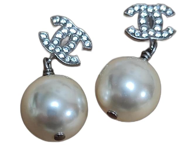 Chanel earrings Dark grey Metal  ref.1163240
