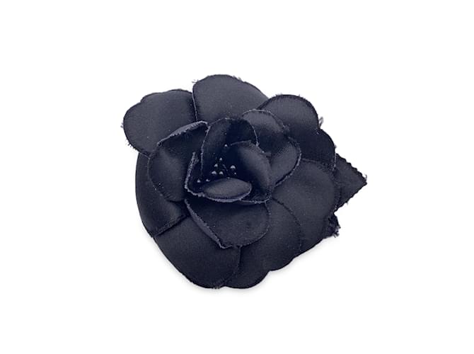 Chanel Alfinete de broche vintage flor de seda preta camélia camélia Preto Lona  ref.1163256