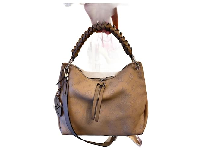 Louis Vuitton M56084 Hobo Beaubourg MM Taupe Couro  ref.1164565