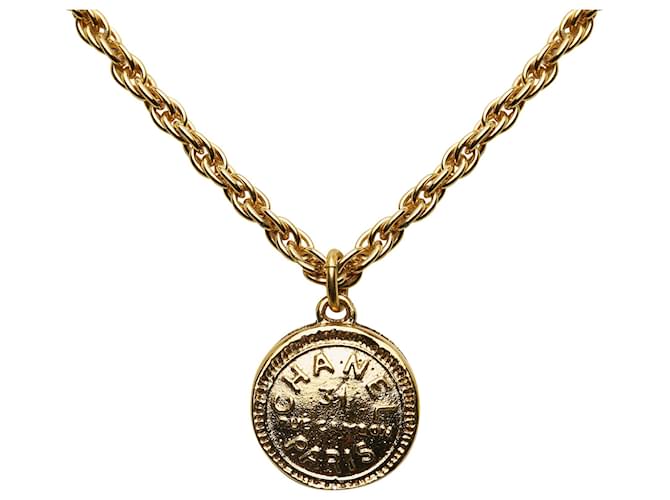 Chanel Gold 31 Rue Cambon Pendant Necklace Golden Metal Gold-plated  ref.1165794