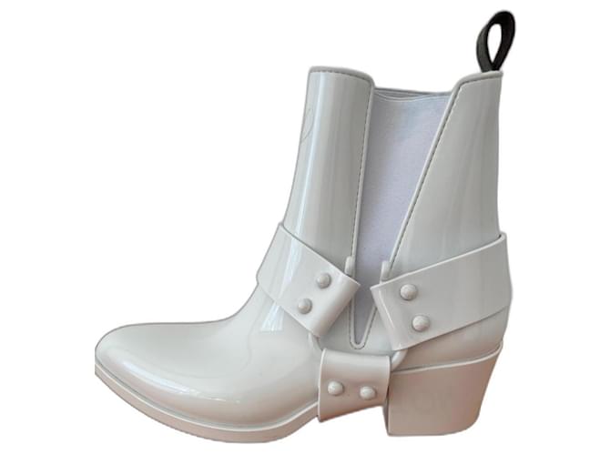 Louis Vuitton botas de tornozelo Branco Borracha  ref.1166899